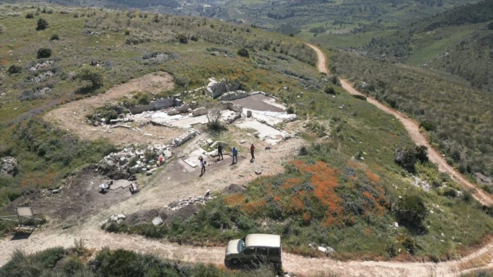 Segesta Scoperta Strada Lastricata Utilizzata Fino Al Medioevo Visite