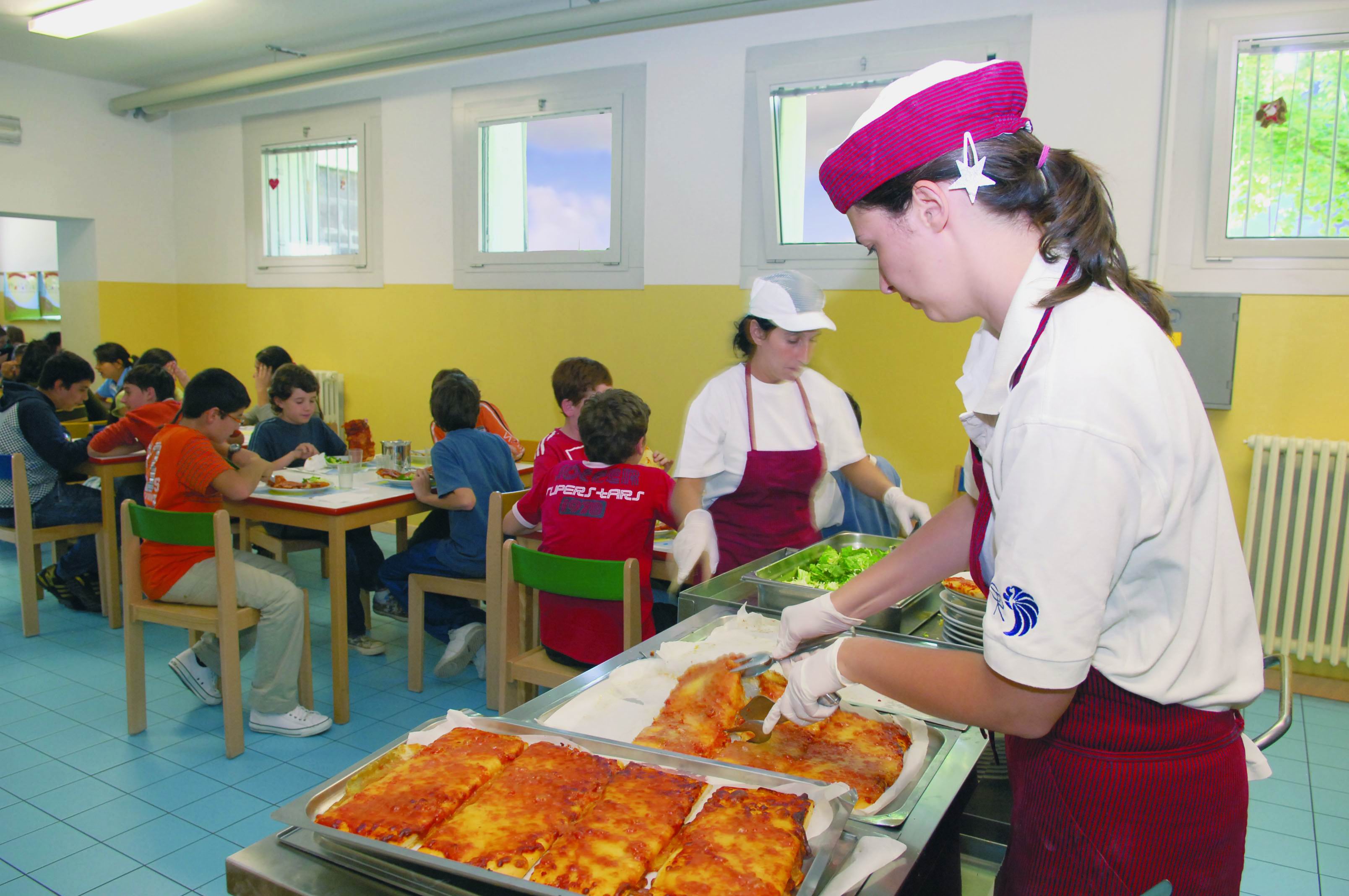 Torna il servizio mensa nella scuole di Partinico. Pubblicato il bando di  gara | Alpauno