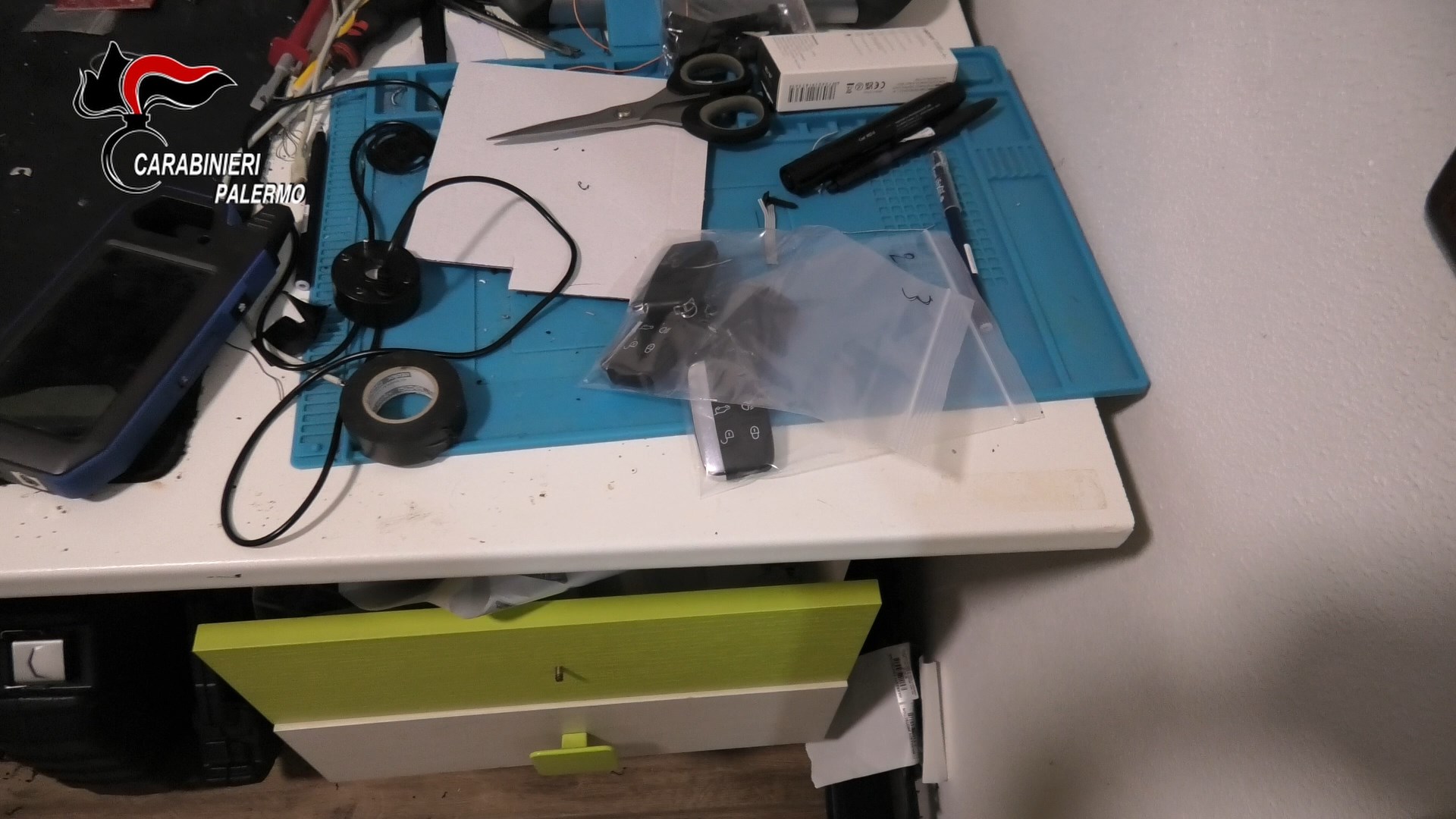 “Chiavi” hackerate per auto di lusso: banda internazionale smantellata. Tre alcamesi indagati